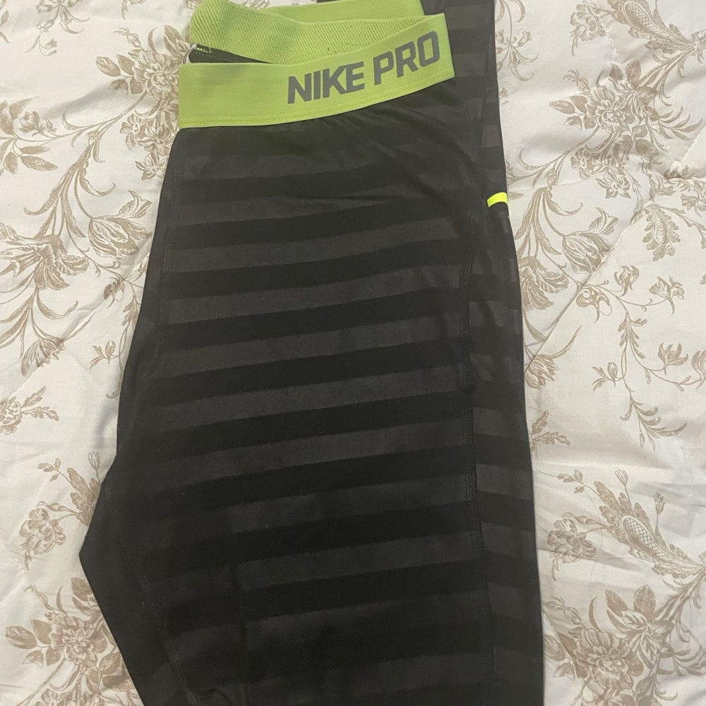 Nike Striped Women’s Leggings